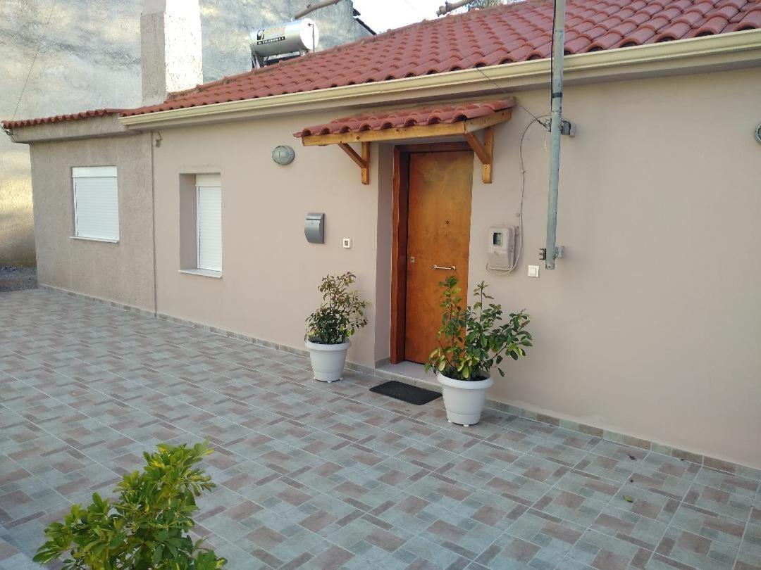 Chrysa'S House Apartment Aigio Exterior photo